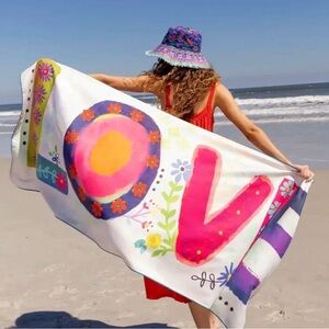 NATURAL LIFE Colorful Love Beach Towel
